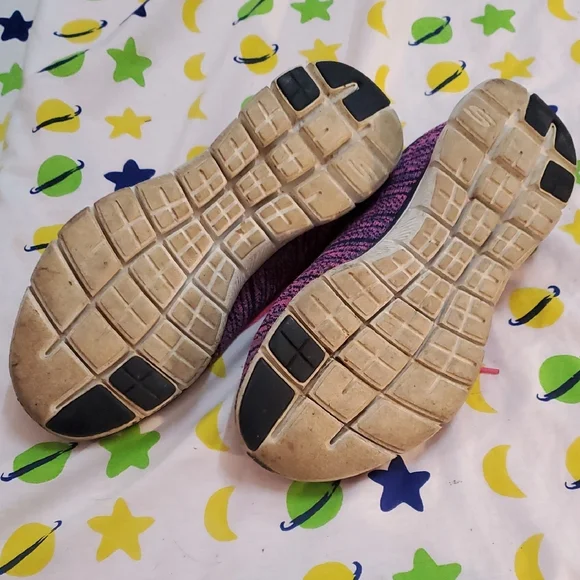 Skechers Womens 7.5 Black and Pink Knit Sneakers - Picture 4 of 6